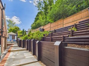 SIDE TERRACED GARDEN- click for photo gallery